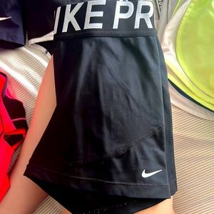 nike pro spandex size medium